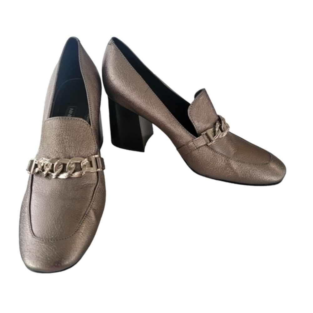 Nine West Warm Pewter Metallic Chain-Detail Karter Leather Pump  Women's size 9M